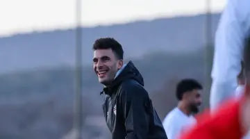 عمرو زكي: زيزو لا يشعر بالراحة داخل الأهلي